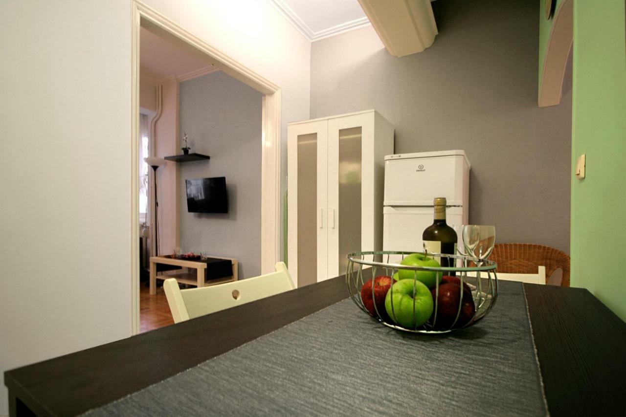 Luxury Flat In Kolonaki, 3' Metro Leilighet Athen Eksteriør bilde